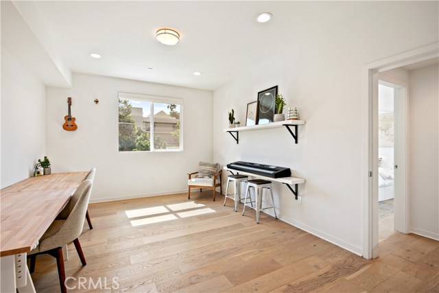 Detail Gallery Image 28 of 42 For 4240 Laurel Canyon Bld #208,  Studio City,  CA 91604 - 3 Beds | 3/1 Baths