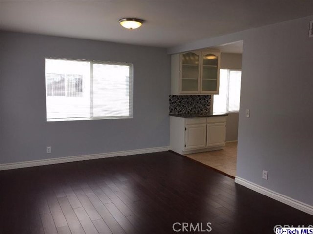 7771 Via Capri, Burbank CA: https://media.crmls.org/medias/bbf7f7bd-6ee2-4269-be30-df4b86edfdc2.jpg