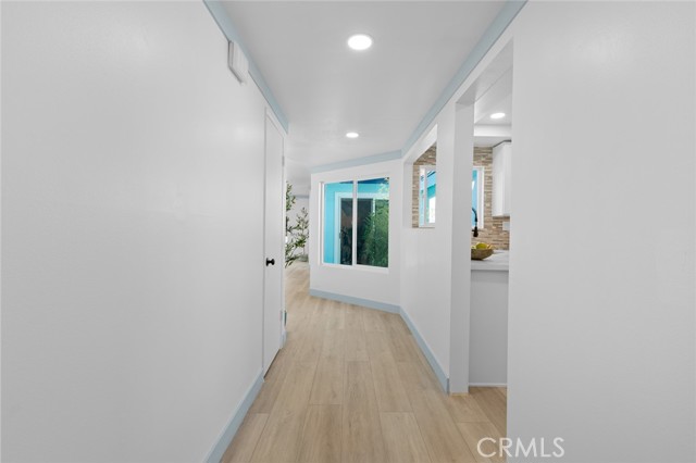 3622 W Kent Avenue, Santa Ana CA: https://media.crmls.org/medias/bbf84677-0788-4189-8312-f173014d4c82.jpg