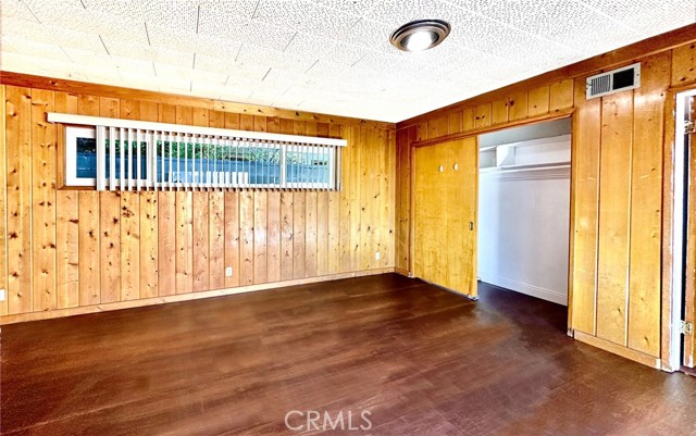 Detail Gallery Image 14 of 27 For 12040 Stagg St, North Hollywood,  CA 91605 - 4 Beds | 2/1 Baths