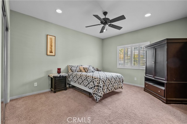 Detail Gallery Image 33 of 61 For 15355 Michael Crest Dr, Canyon Country,  CA 91387 - 5 Beds | 3/1 Baths