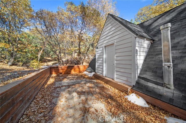 180 Glen Avon Dr, Cedar Glen, CA 92407