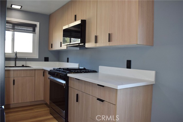 Detail Gallery Image 14 of 30 For 21317 Costanso St, Woodland Hills,  CA 91364 - 1 Beds | 1 Baths