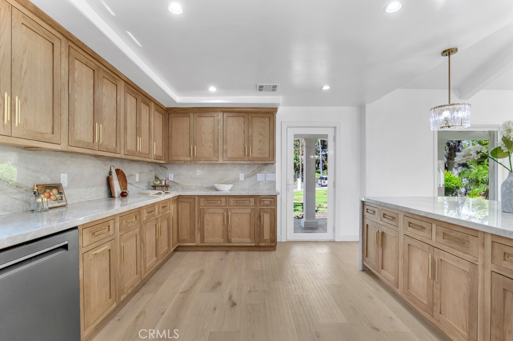 MLS #OC26196346 image #12