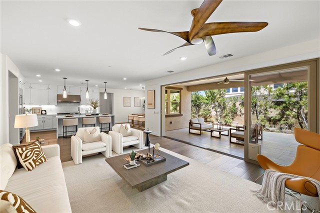 103 Aims, Irvine CA: https://media.crmls.org/medias/bbffa6f8-e32e-4aec-993a-7271b11930c1.jpg