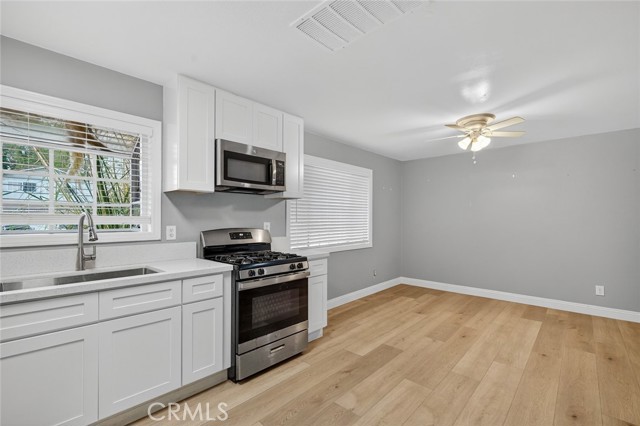 Detail Gallery Image 4 of 56 For 4060 Alto, Oceanside,  CA 92056 - 4 Beds | 2 Baths