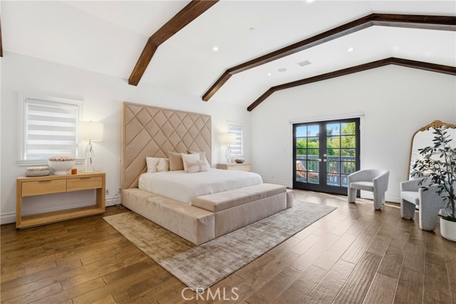 Detail Gallery Image 18 of 37 For 4469 Stern Ave, Sherman Oaks,  CA 91423 - 5 Beds | 5 Baths