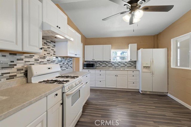 Detail Gallery Image 21 of 40 For 1110 W Avenue L8, Lancaster,  CA 93534 - 3 Beds | 2 Baths