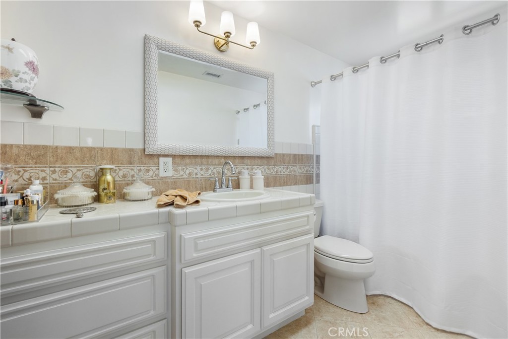 https://media.crmls.org/medias/bc013517-31ee-488f-b119-33fba58c952e.jpg?preset=X-Large