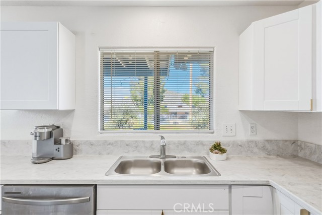 Detail Gallery Image 12 of 35 For 57826 Joshua, Yucca Valley,  CA 92284 - 3 Beds | 2 Baths