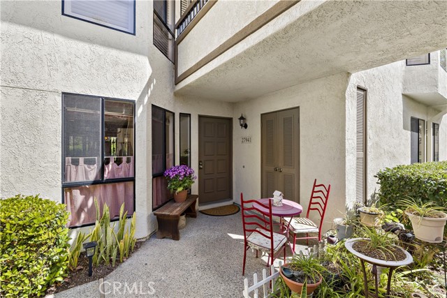 Detail Gallery Image 2 of 41 For 27941 Chiclana #81,  Mission Viejo,  CA 92692 - 2 Beds | 2 Baths