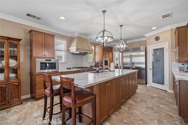 Detail Gallery Image 13 of 68 For 41713 Doverwood Ct, Lancaster,  CA 93536 - 5 Beds | 3/1 Baths