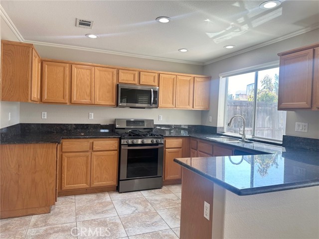 Detail Gallery Image 8 of 51 For 40606 Cartier St, Murrieta,  CA 92563 - 4 Beds | 2/1 Baths