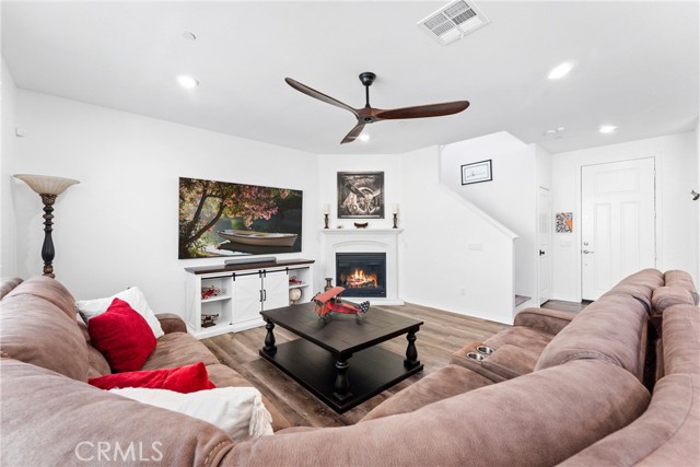 Detail Gallery Image 8 of 36 For 33116 Table Rock Dr, Winchester,  CA 92596 - 5 Beds | 3 Baths