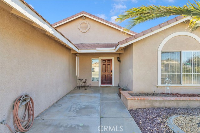 Detail Gallery Image 3 of 48 For 14405 Cedar, Hesperia,  CA 92344 - 4 Beds | 2 Baths