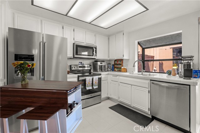 1216 Westmont Drive, San Pedro CA: https://media.crmls.org/medias/bc055303-1b8a-42eb-a3e2-3bb27b28cbba.jpg