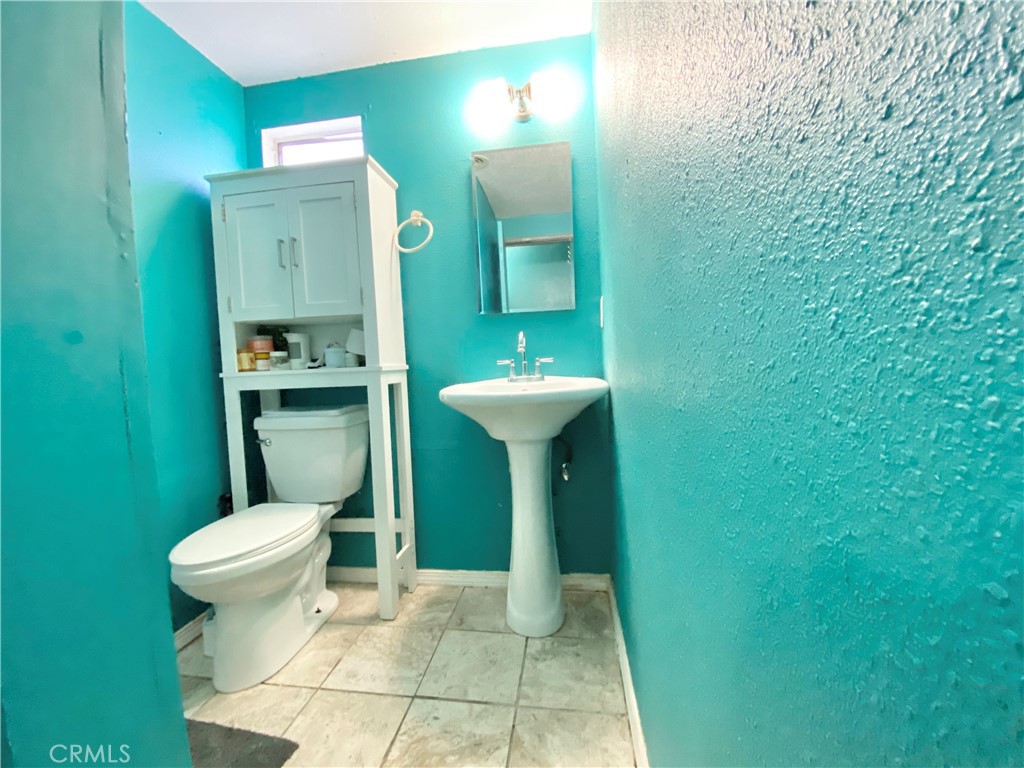 https://media.crmls.org/medias/bc0577dd-df8f-469f-aeab-75b1ac764ca2.jpg?preset=X-Large