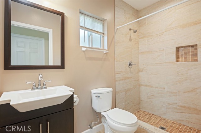 10022 Gothic Avenue, North Hills CA: https://media.crmls.org/medias/bc05846f-e35b-4bdb-996a-9f1d44e95e65.jpg