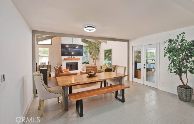 Detail Gallery Image 14 of 49 For 2057 Woodglen St, Simi Valley,  CA 93065 - 4 Beds | 2/1 Baths