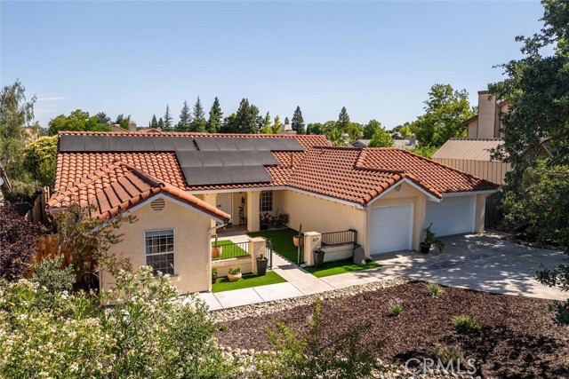 215 Meadowlark Road, Paso Robles CA: https://media.crmls.org/medias/bc068bd9-c199-4243-b0f9-3069f0b94cf2.jpg