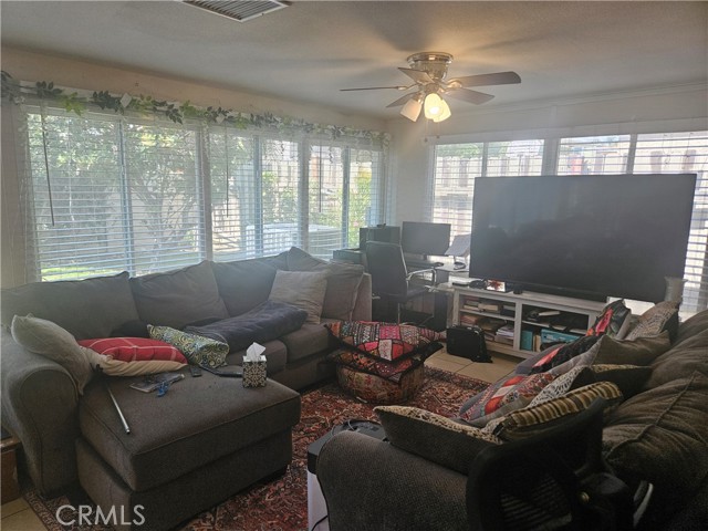 Detail Gallery Image 11 of 32 For 11322 Oakwood, Fontana,  CA 92337 - 4 Beds | 2 Baths