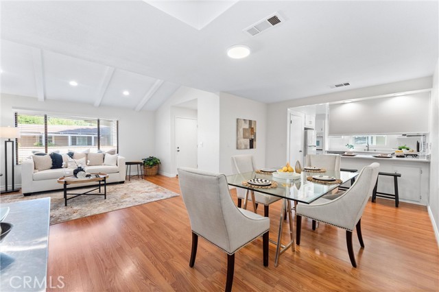 Detail Gallery Image 13 of 68 For 2544 Park Lake, Santa Ana,  CA 92705 - 2 Beds | 2 Baths