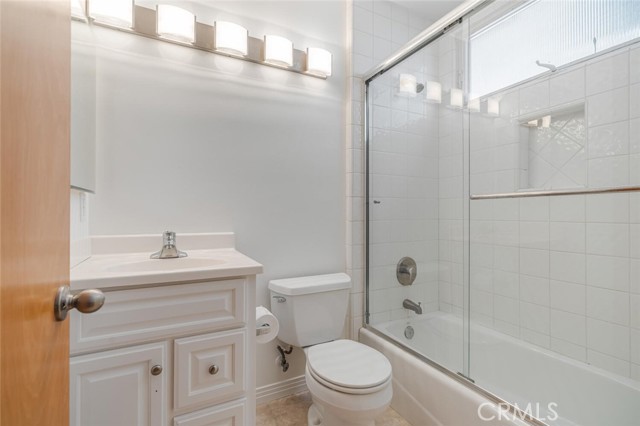 221 17th, Manhattan Beach, California 90266, 5 Bedrooms Bedrooms, ,6 BathroomsBathrooms,Residential,For Sale,17th,SR26091960