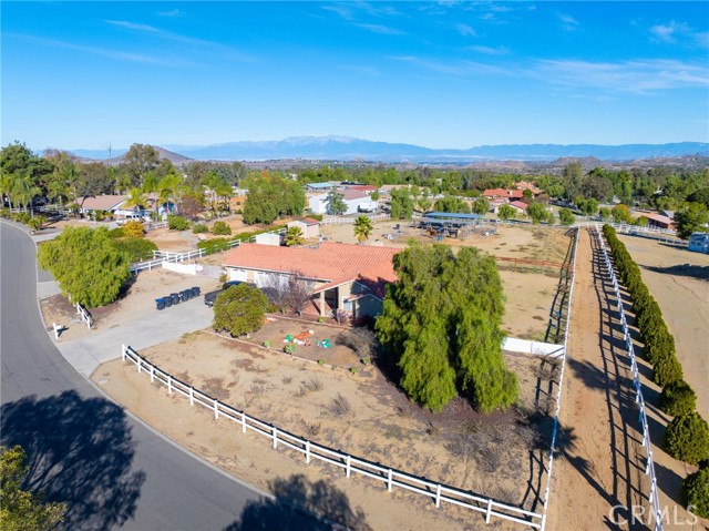 Detail Gallery Image 4 of 33 For 17874 El Mineral, Perris,  CA 92570 - 3 Beds | 2 Baths