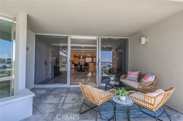 2525 Ocean Boulevard, Corona del Mar CA: https://media.crmls.org/medias/bc088bba-73c7-4523-a679-2d04690ead99.jpg