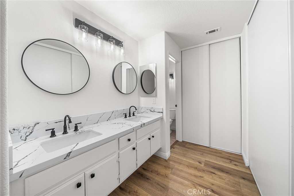 MLS #OC25258182 image #24