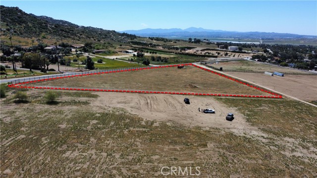 1 Corso Alto Avenue, Nuevo CA: https://media.crmls.org/medias/bc091be4-749d-4c8a-9d27-4584a709ab41.jpg