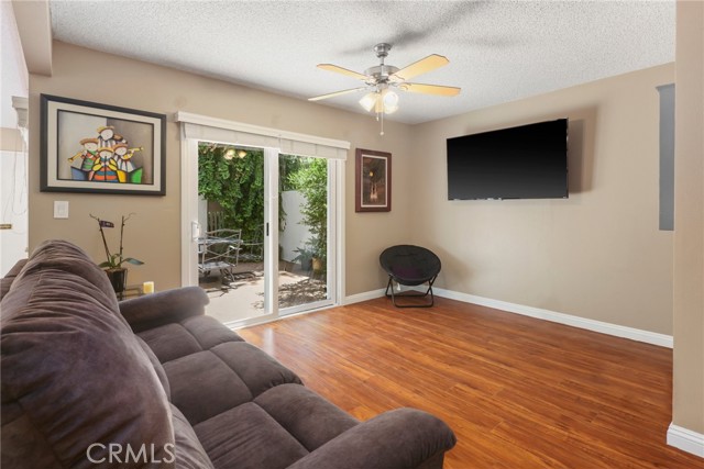 10030 Larwin Avenue, 4 photo 8