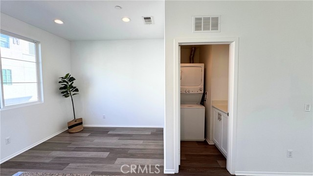 Detail Gallery Image 11 of 20 For 936 Savi Drive #104,  Corona,  CA 92878 - 3 Beds | 3/1 Baths