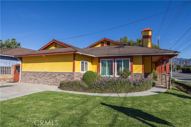 Detail Gallery Image 2 of 24 For 12446 Herrick, Sylmar,  CA 91342 - 6 Beds | 3 Baths