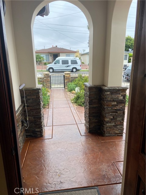 385 W 19th Street, San Pedro CA: https://media.crmls.org/medias/bc0acdc3-7b37-4f0a-b55a-38bf1b818f5f.jpg