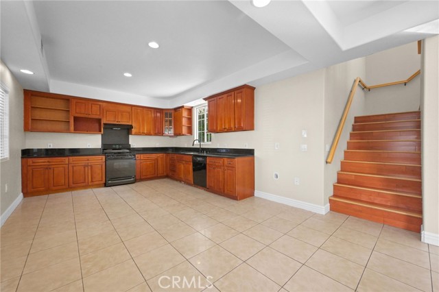 Detail Gallery Image 15 of 64 For 2057 Bush, Santa Ana,  CA 92706 - 4 Beds | 3 Baths