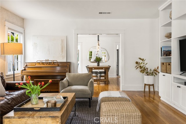 661 Grand Avenue, Long Beach CA: https://media.crmls.org/medias/bc0b26b7-4fee-4aa9-828e-9a36526e5021.jpg