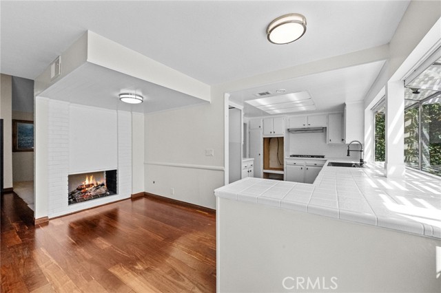 9882 Kings Canyon Drive, Huntington Beach CA: https://media.crmls.org/medias/bc0bb54c-61d6-4c81-ba78-08ab375a6ef1.jpg