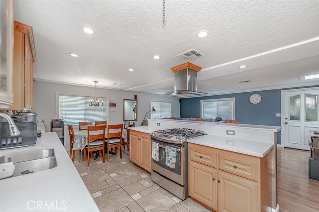 Detail Gallery Image 10 of 31 For 10550 Western Ave #94,  Stanton,  CA 90680 - 3 Beds | 2 Baths