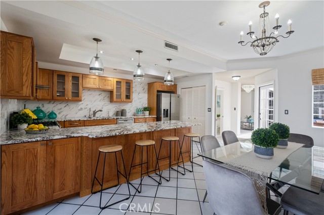 2006 Aviation Way, Redondo Beach CA: https://media.crmls.org/medias/bc0c69b1-a7f8-4abf-aefb-8301bf2d3d70.jpg
