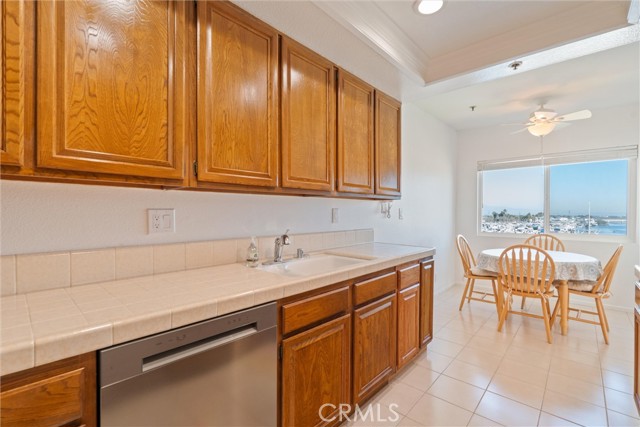 Detail Gallery Image 14 of 35 For 2872 Coast Cir #303,  Huntington Beach,  CA 92649 - 2 Beds | 2 Baths