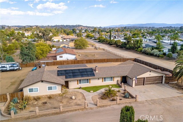 Detail Gallery Image 3 of 43 For 1409 Gerlar Ln, Ramona,  CA 92065 - 3 Beds | 2 Baths