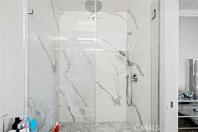 9778 Via Roma, Burbank CA: https://media.crmls.org/medias/bc0e0e73-4015-4b03-863b-407e65057026.jpg
