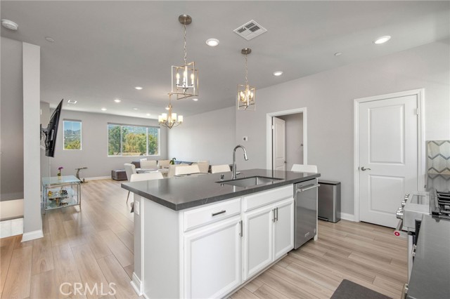 1414 Sea Lane, San Pedro CA: https://media.crmls.org/medias/bc0f45f9-d765-49a4-8a3b-9215a6d70be8.jpg