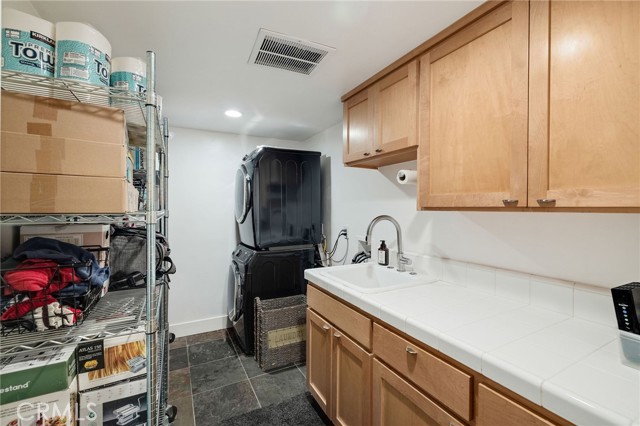 Detail Gallery Image 32 of 38 For 647 2nd, Hermosa Beach,  CA 90254 - 3 Beds | 2/1 Baths