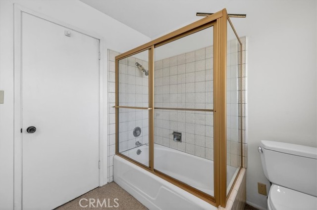 Detail Gallery Image 41 of 74 For 5867 E Club View, Fresno,  CA 93727 - 4 Beds | 2/1 Baths