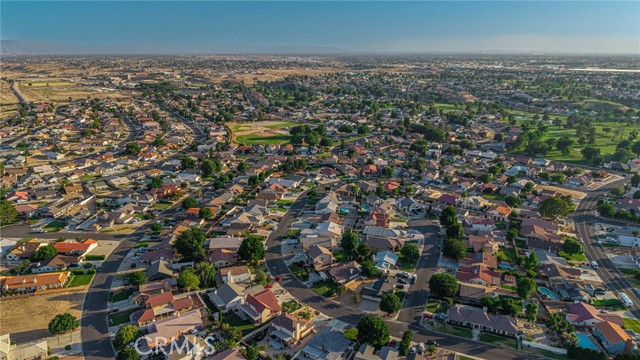 13290 Riverview Drive, Victorville CA: https://media.crmls.org/medias/bc0f78af-9c3d-4df8-ad9f-20551e1e8186.jpg