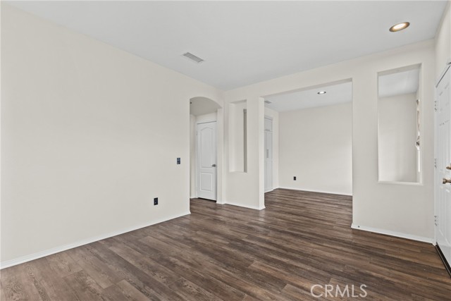Detail Gallery Image 6 of 32 For 2535 Canterbury Ln, Simi Valley,  CA 93063 - 4 Beds | 2/1 Baths