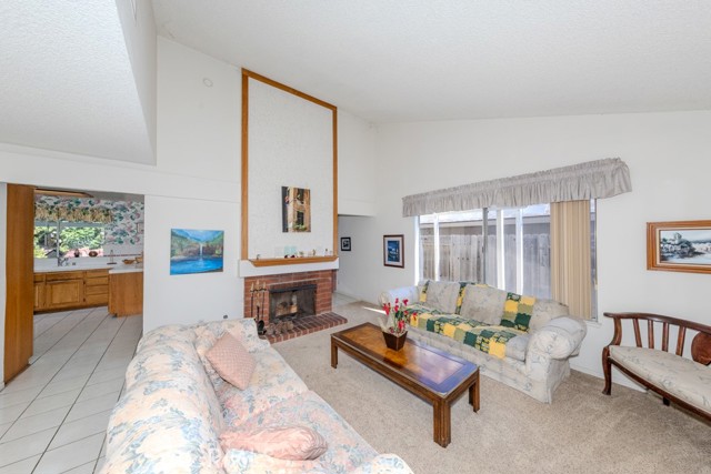 Image 5 of 27 For 19701 Dunsmuir Plaza