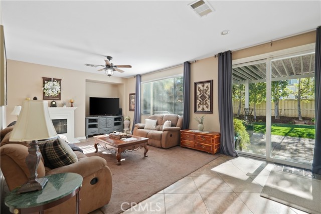 Detail Gallery Image 11 of 39 For 34229 Larksburg Ct, Lake Elsinore,  CA 92532 - 5 Beds | 3 Baths